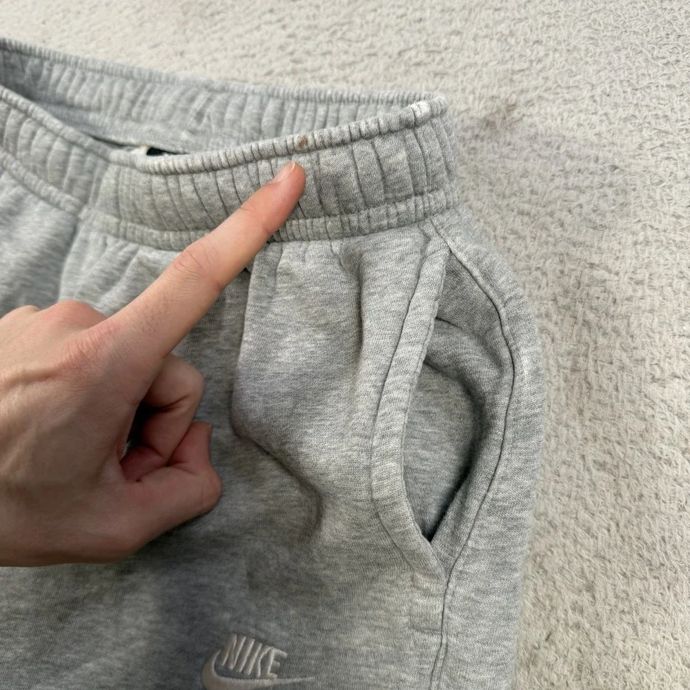 Nike Sweatpants Mens Small Grey Sportswear Club Fleece Drawstring Gym Uncuffed